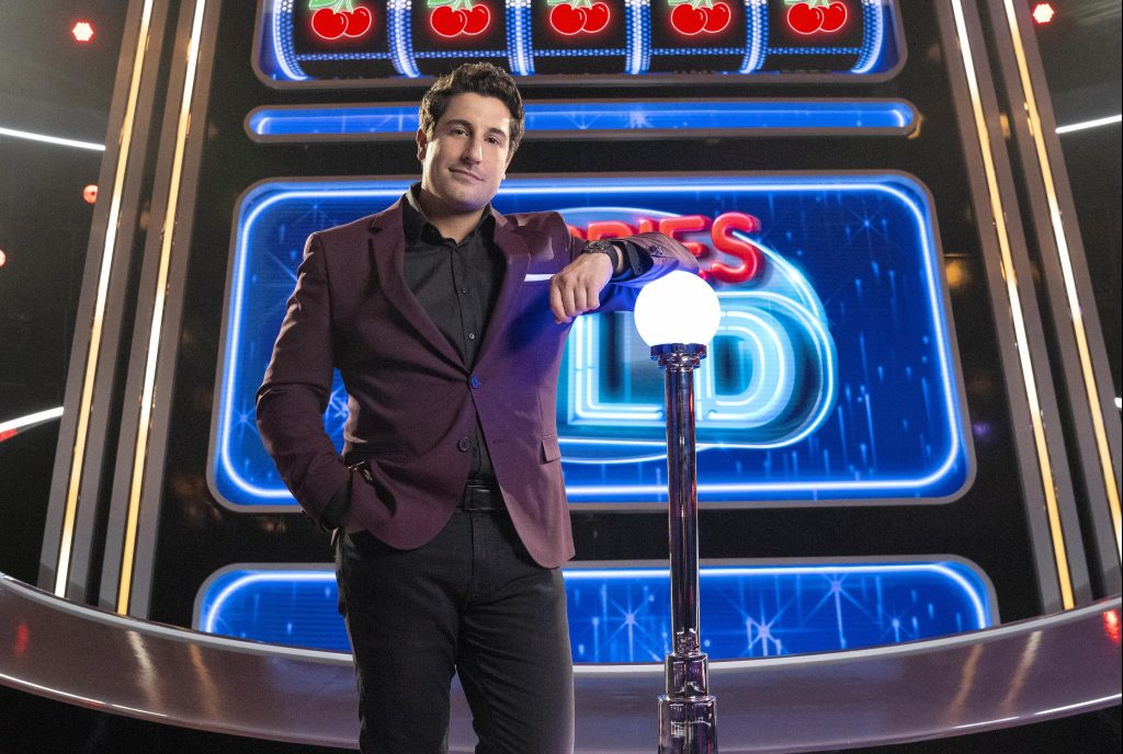 actor jason biggs to host new trivia show cherries wild